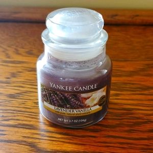 Lavender Vanilla Yankee Candle 3.7 oz